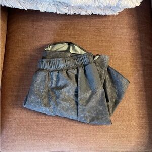 Men’s Lululemon Surge Lined Short 6” (Size M)